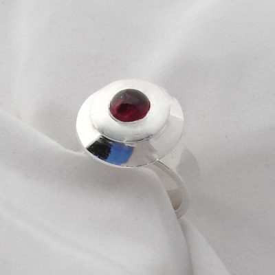 Ring SS, Garnet